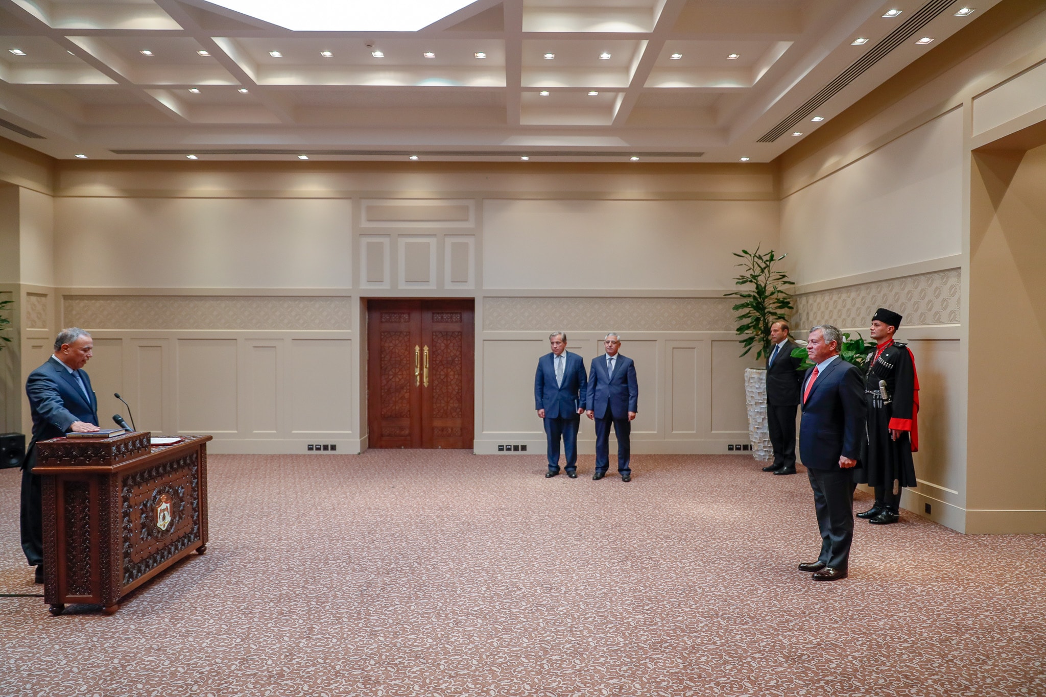 العبابنة يؤدي اليمين القانونية أمام الملك، رئيسا للمحكمة الإدارية العليا