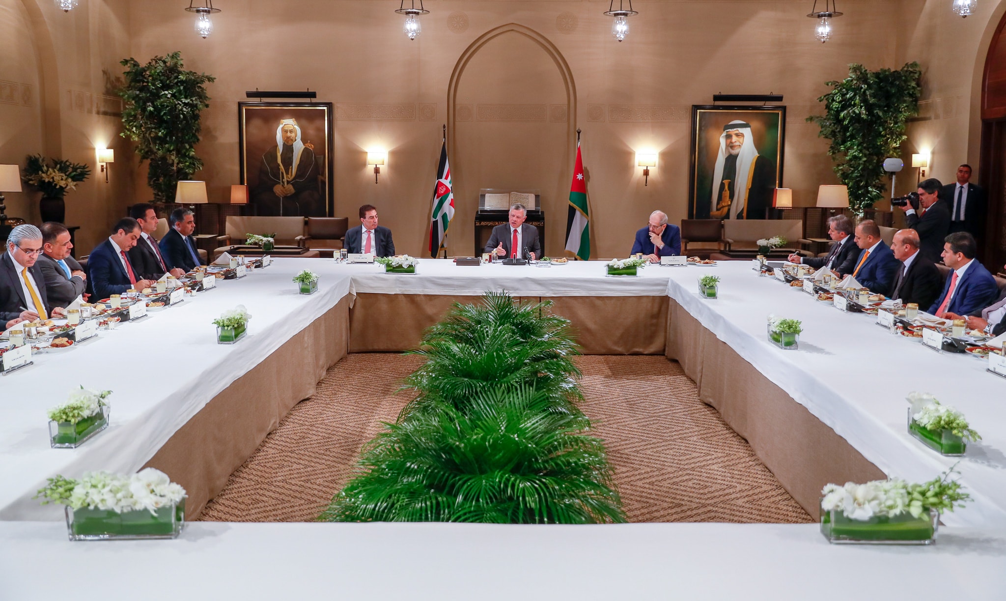 الملك يلتقي رئيس مجلس النواب ورؤساء اللجان النيابية