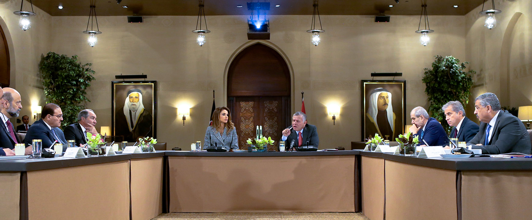 الملك يترأس بحضور الملكة رانيا اجتماعا لمتابعة تنفيذ الاستراتيجية الوطنية لتنمية الموارد البشرية