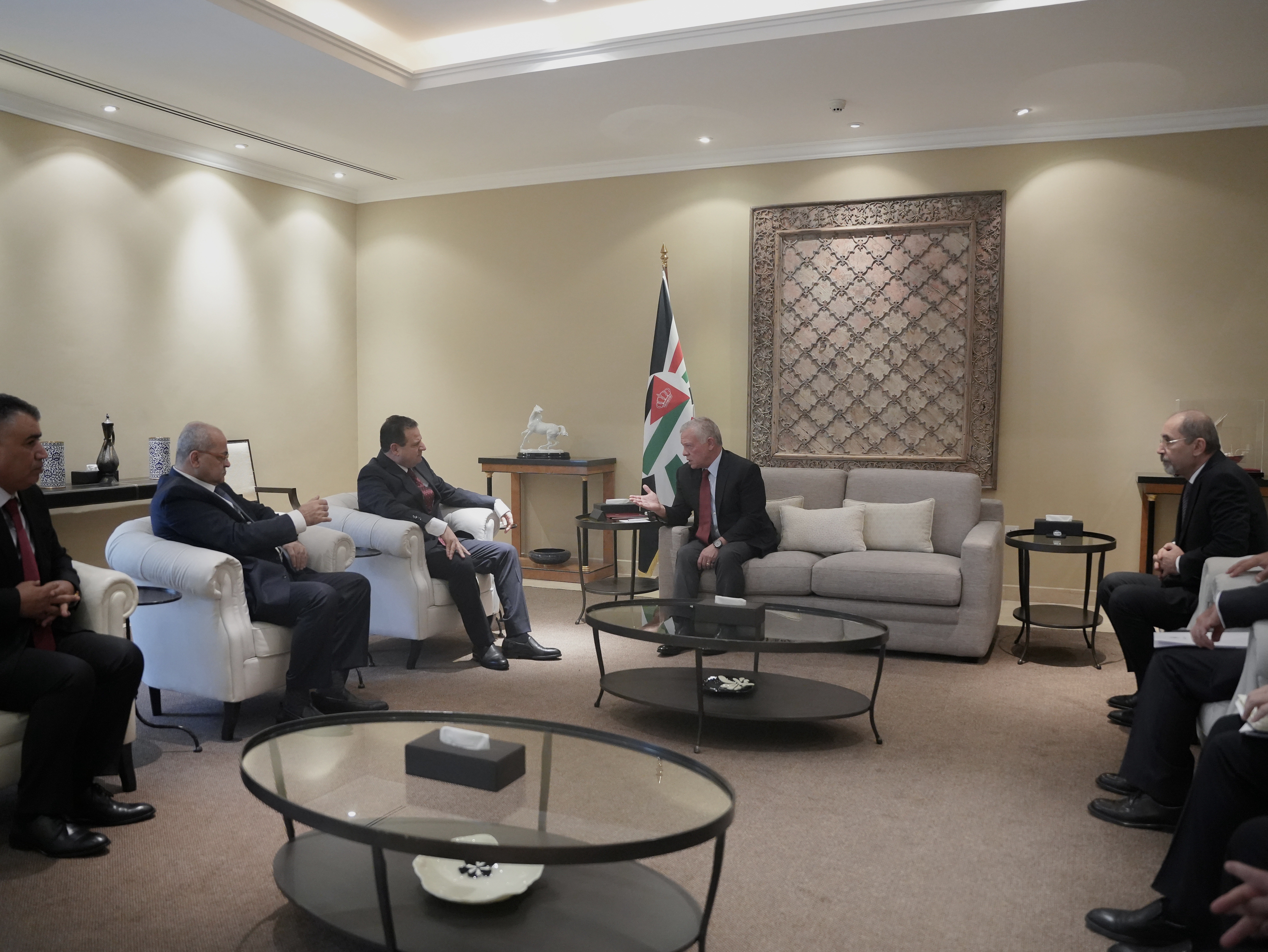 King receives Hadash-Ta'al Knesset list delegation