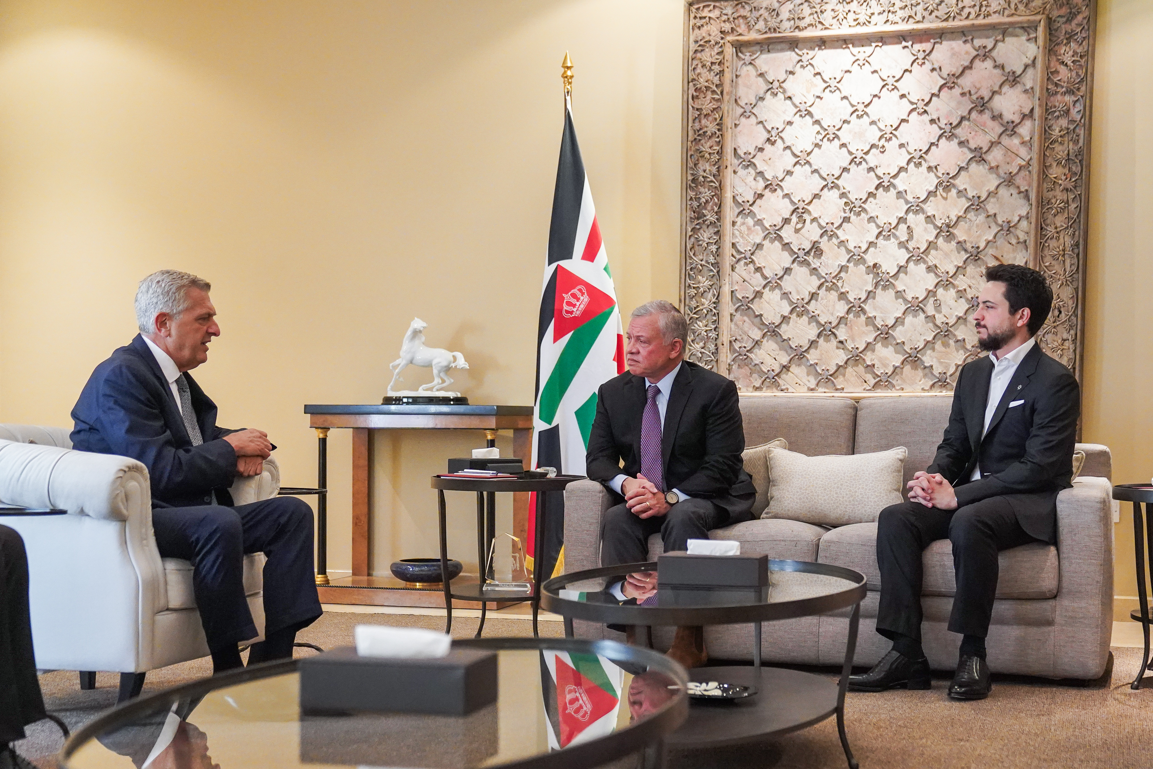 King receives UNHCR commissioner