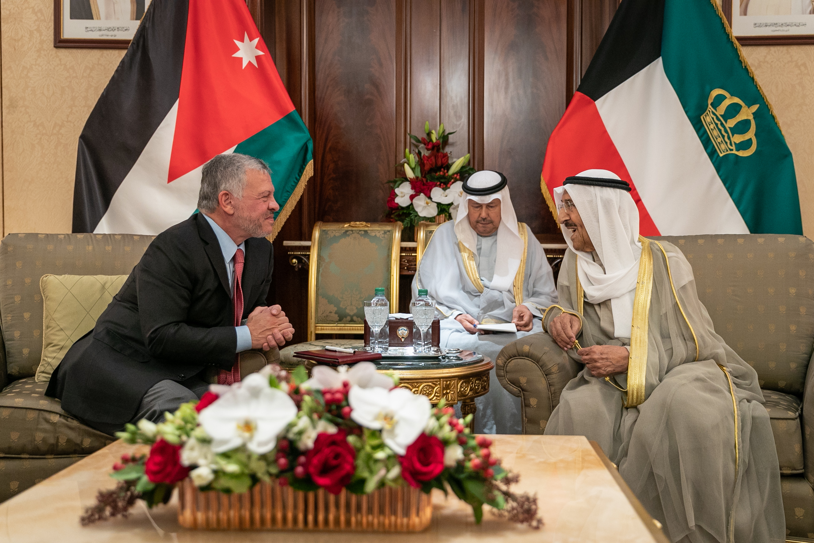 الملك وأمير الكويت يعقدان مباحثات ركزت على عمق العلاقات الأخوية بين البلدين