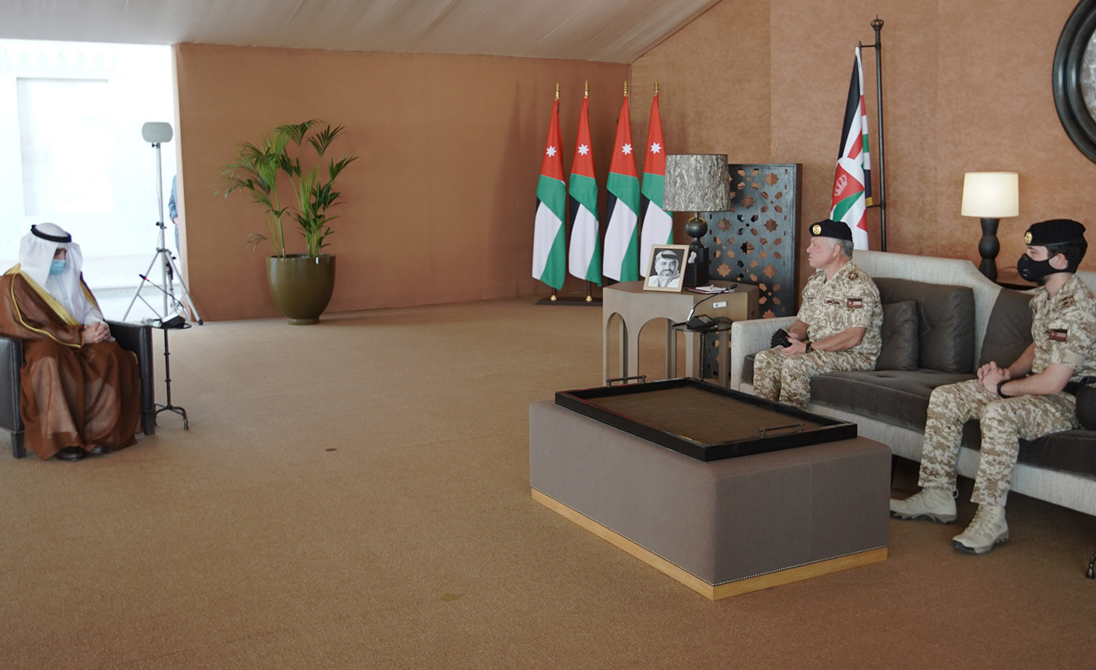King receives letter from Kuwait emir