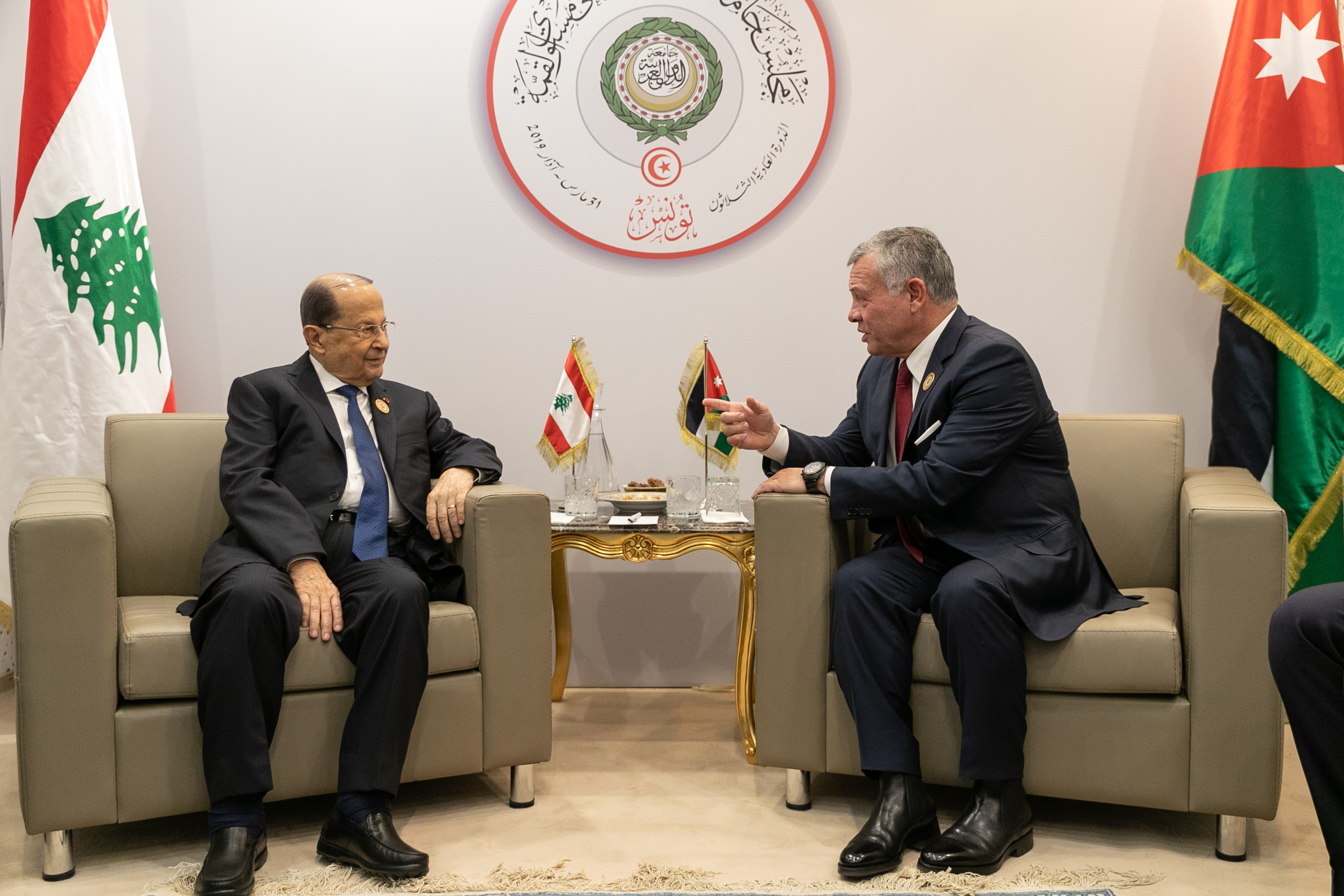 الملك والرئيس اللبناني يبحثان في تونس العلاقات الأخوية والأوضاع في المنطقة