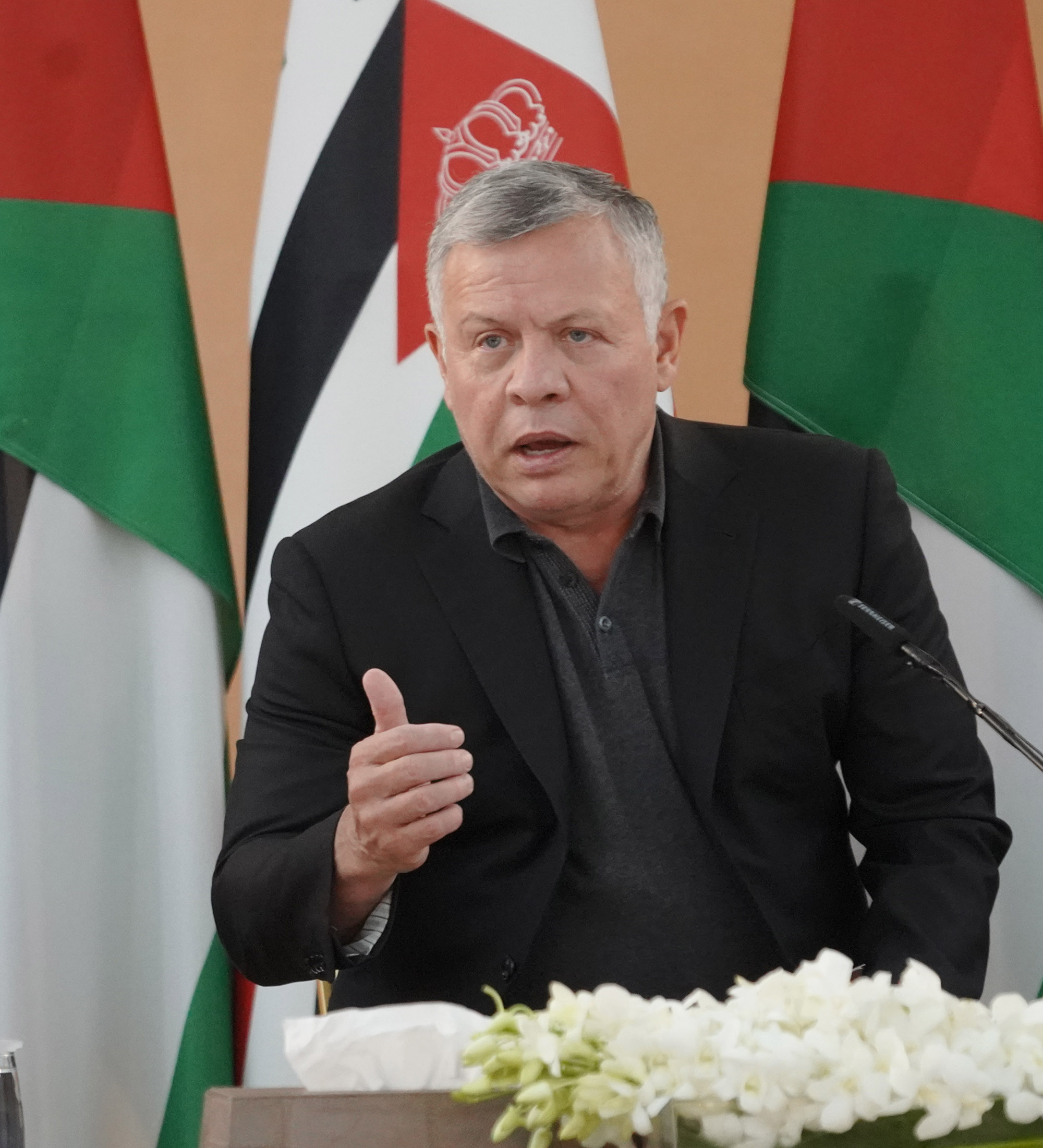 الملك يرافقه ولي العهد يزور محافظة المفرق ويلتقي وجهاء وممثلي أبناء وبنات المحافظة