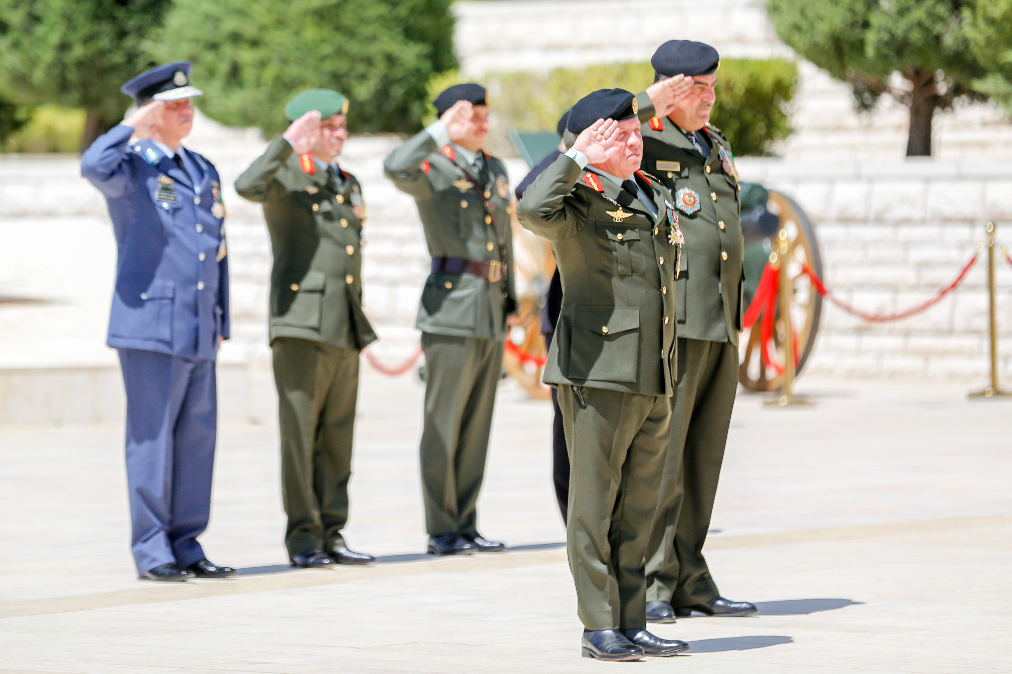 King attends ceremony marking Accession to the Throne Day, Great Arab Revolt anniversary and Army Day
