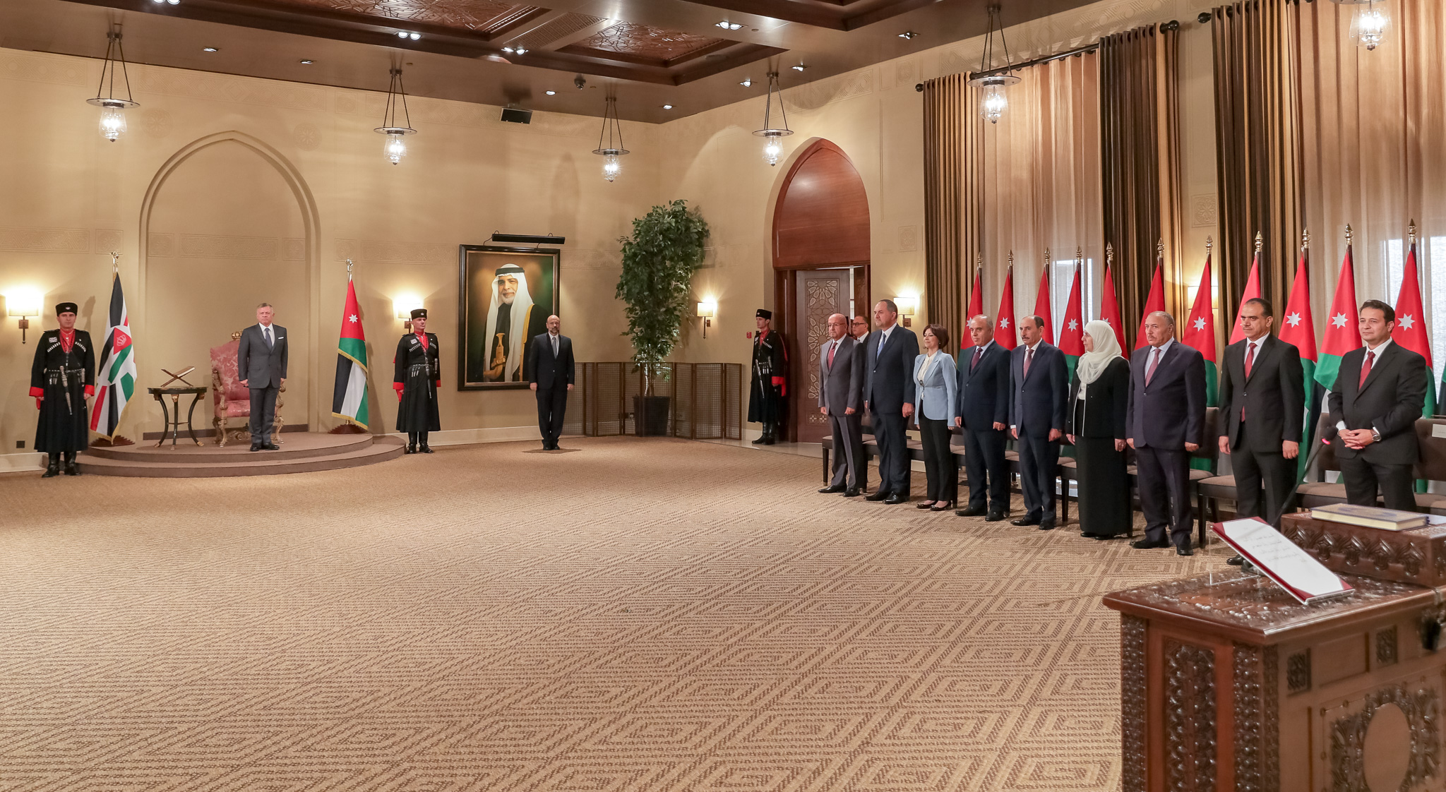 إرادة ملكية بالموافقة على إجراء تعديل على حكومة الرزاز