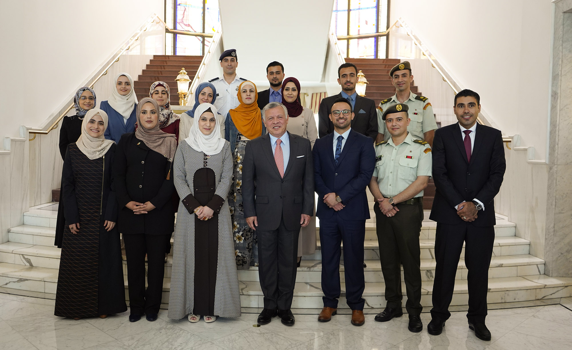 King meets group of young Jordanians 17 years after meeting them at Raghadan Palace