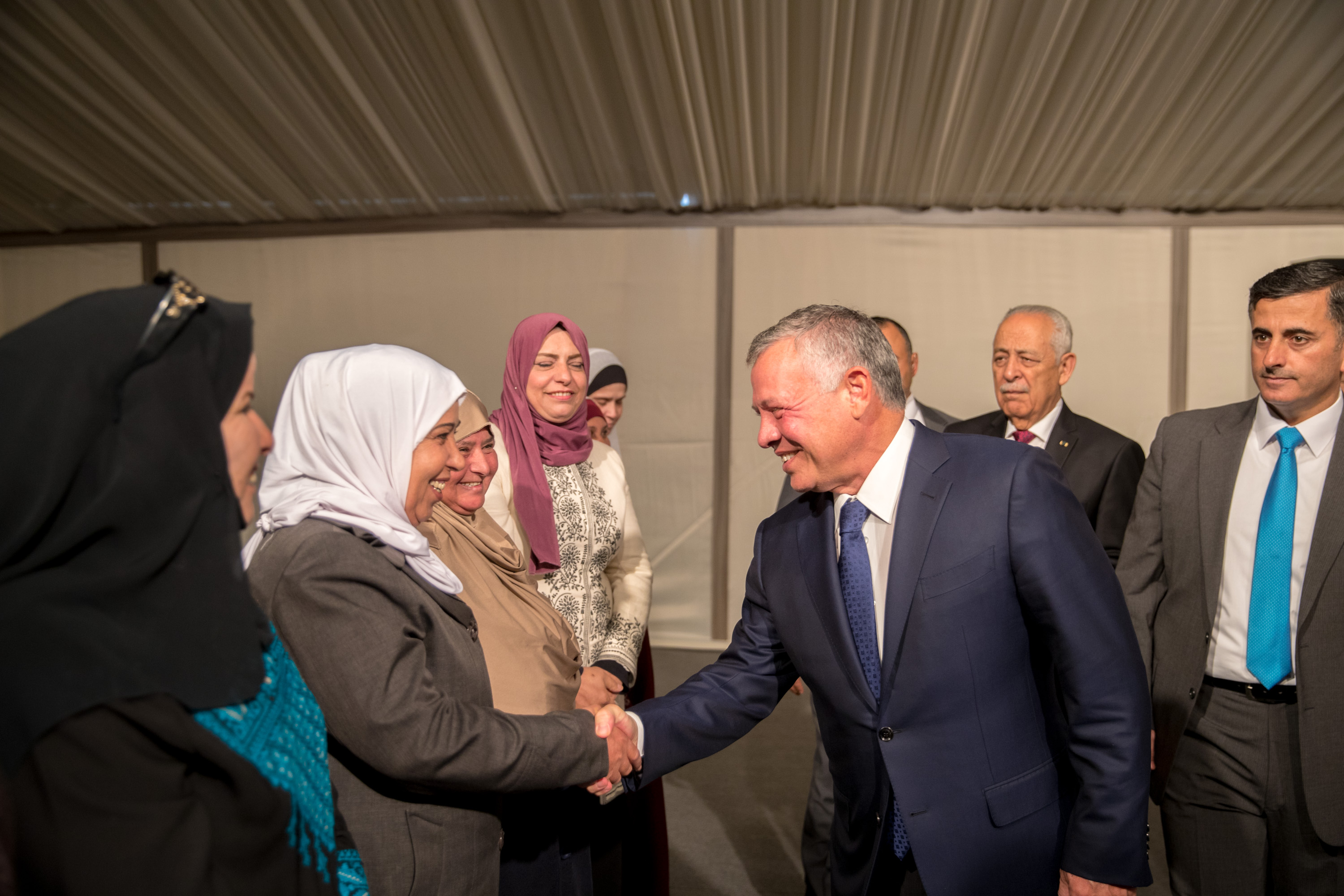 الملك يلتقي وجهاء وممثلي الفعاليات الشعبية في مخيمات اللاجئين الفلسطينيين