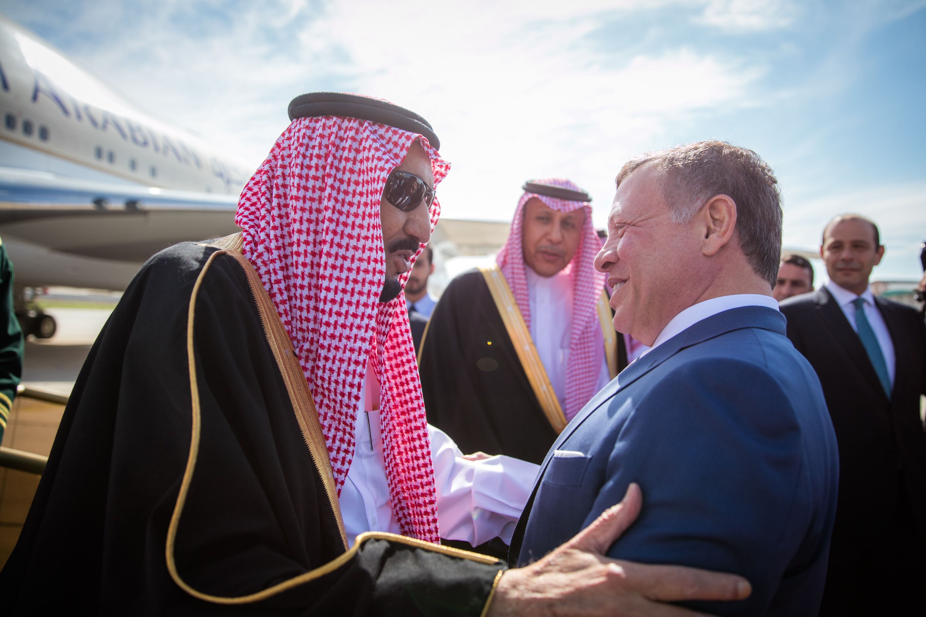 King receives Saudi monarch