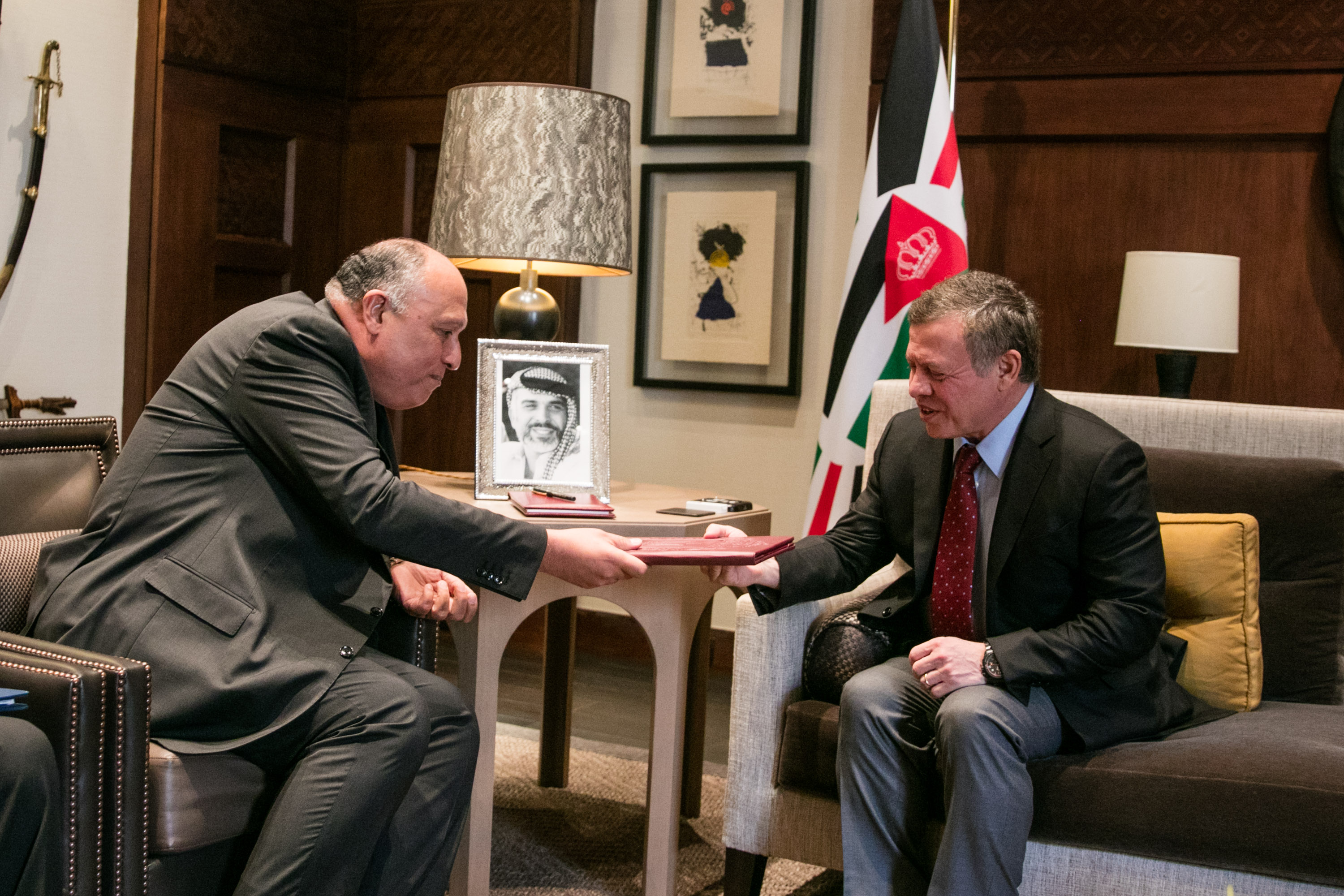 King meets Egyptian foreign minister, receives invitation to visit Cairo