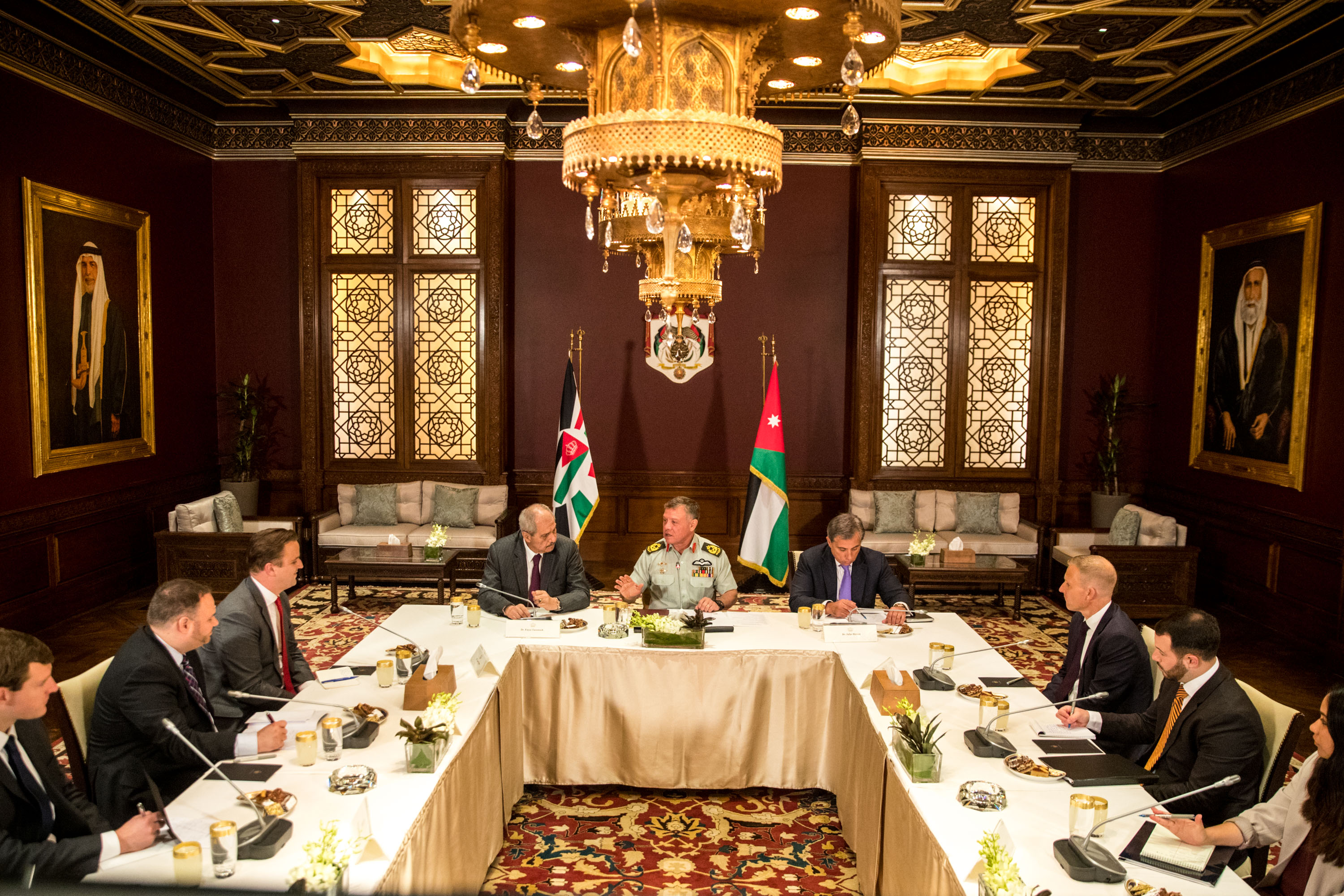 King receives congressional aides