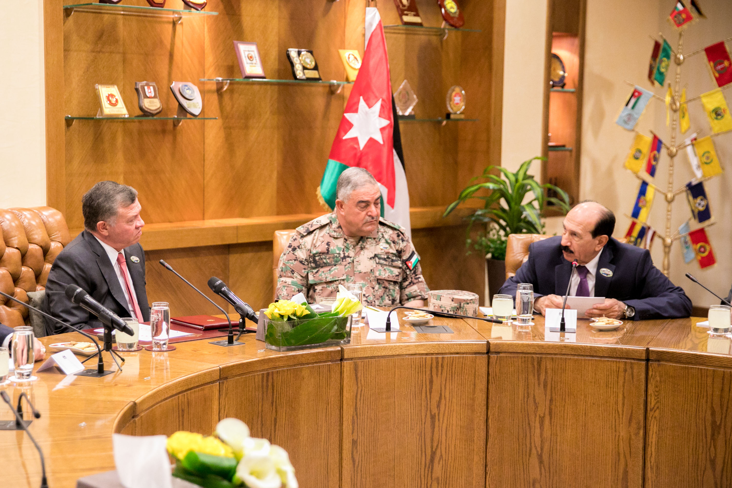 King lauds military retirees&rsquo; ongoing contributions to Jordan