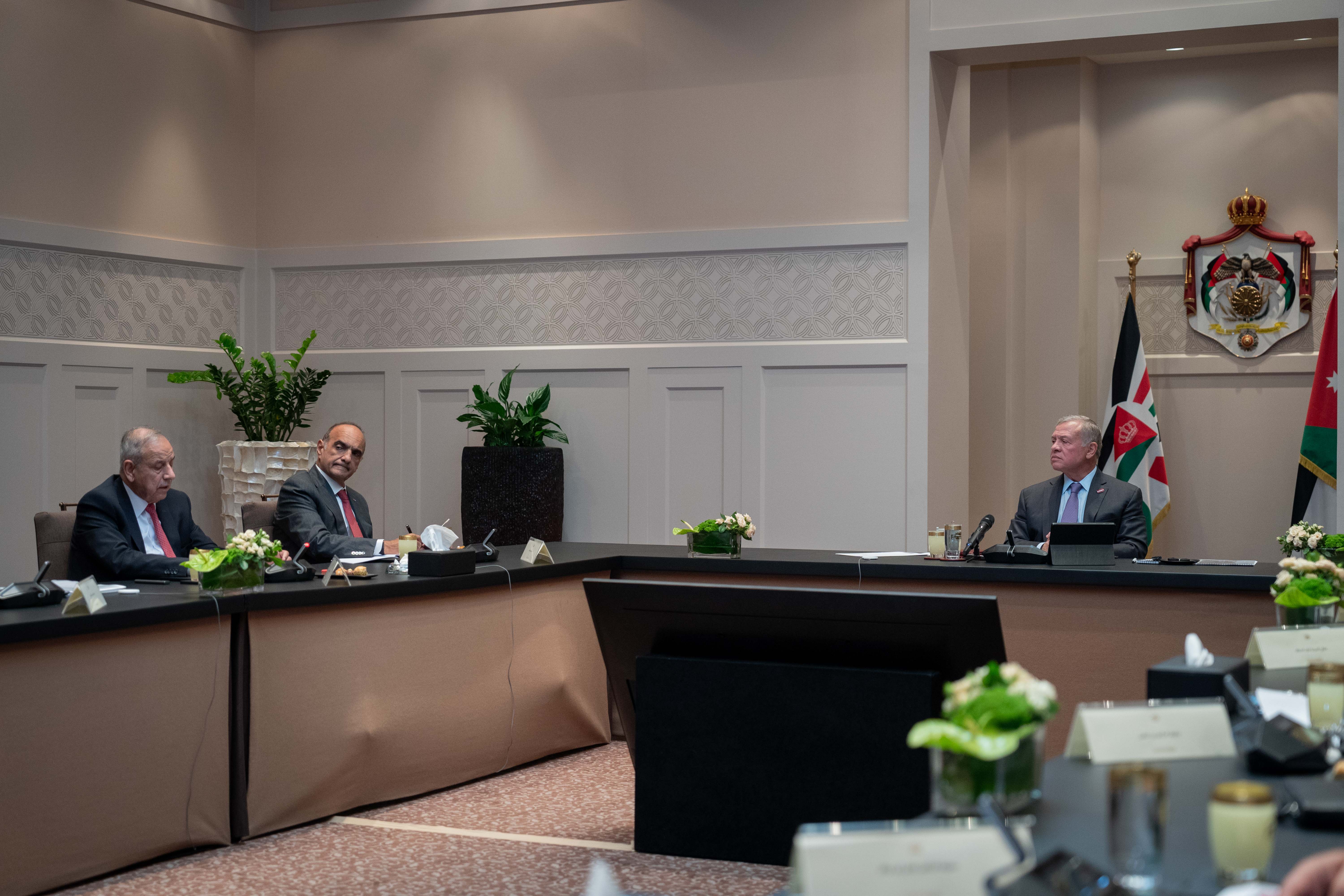 King briefed on progress of tourism, environment projects