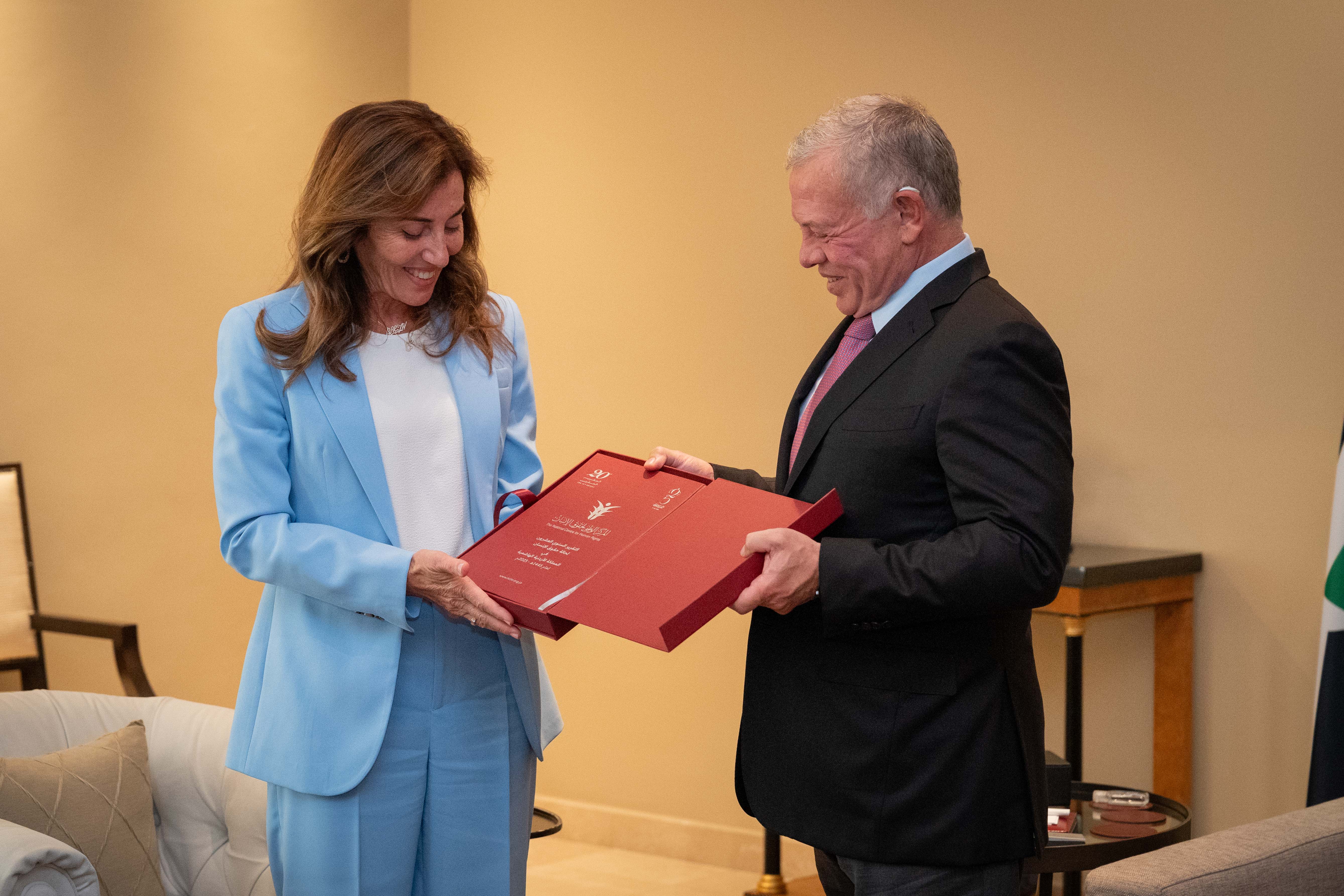 King receives NCHR&rsquo;s 2023 report on human rights in Jordan