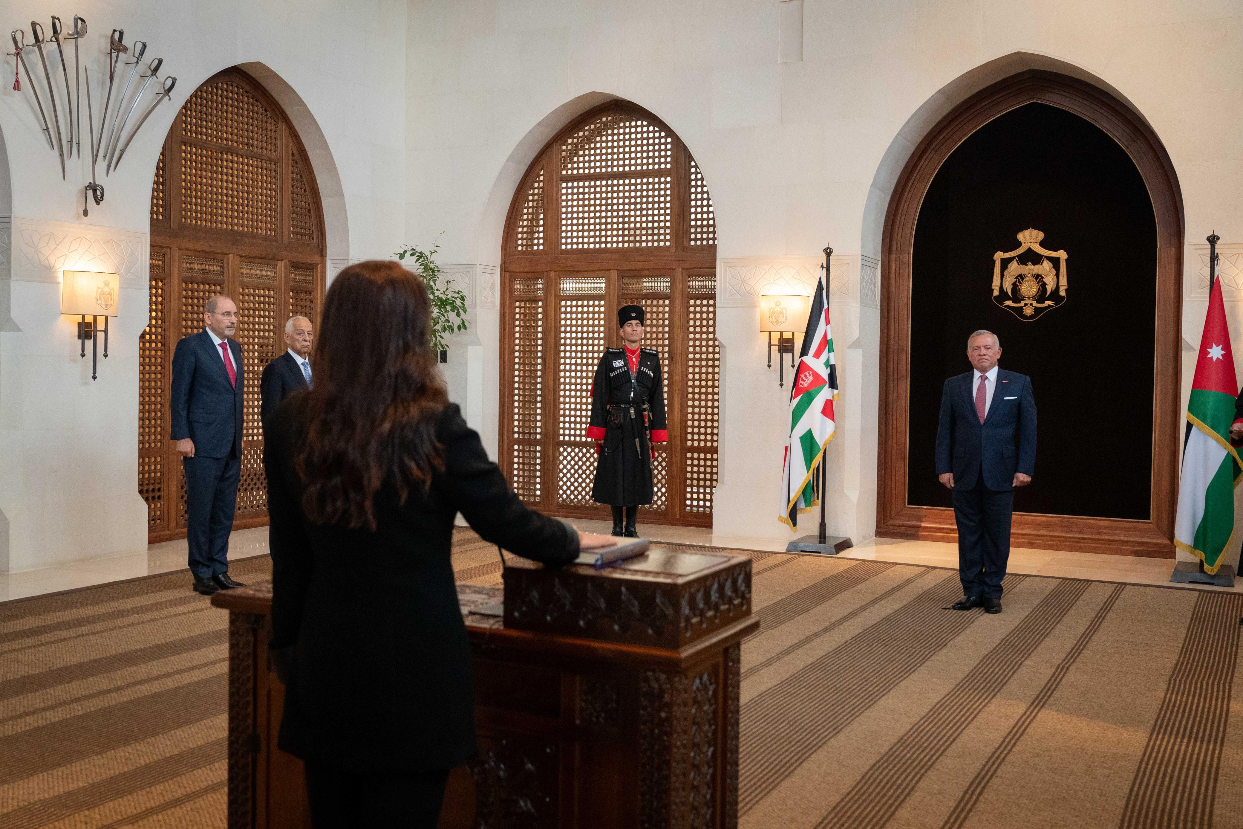 King swears in Neimat as ambassador to Oman